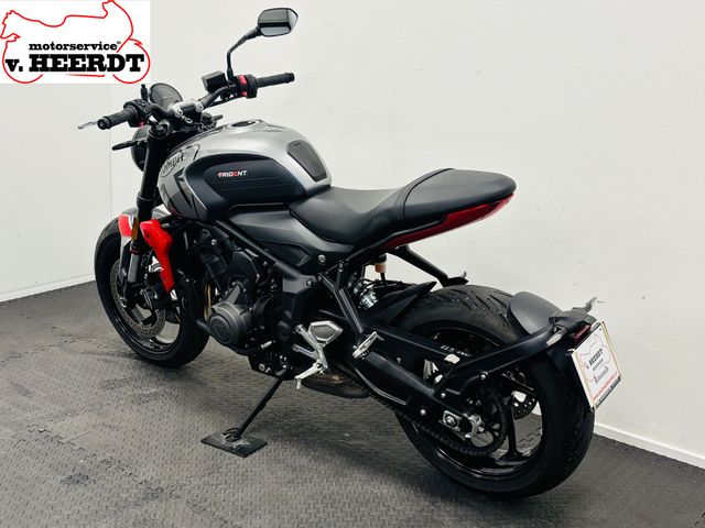 triumph - trident-660