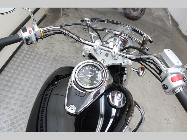suzuki - intruder-c-800-classic