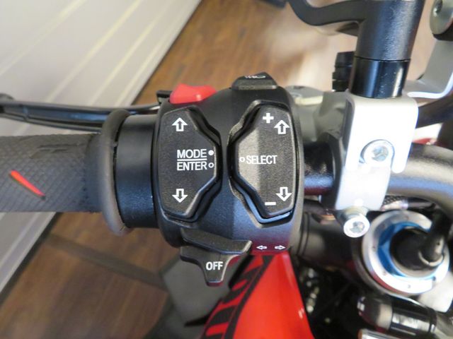 ducati - streetfighter-v4s