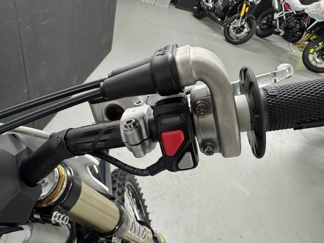 triumph - tf-250-x