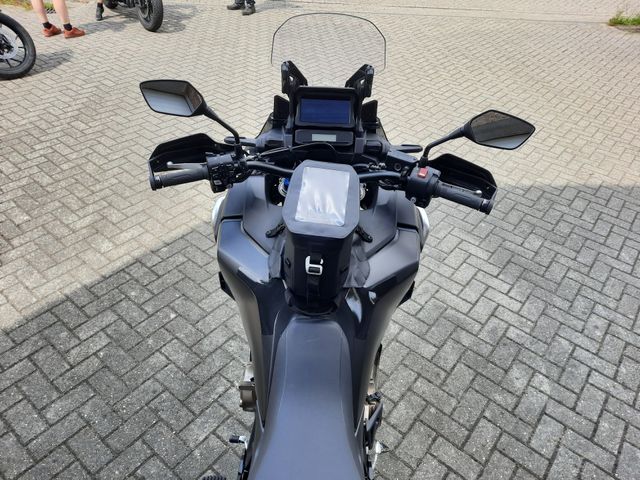 honda - crf-1100-l-africa-twin-adventure-sports