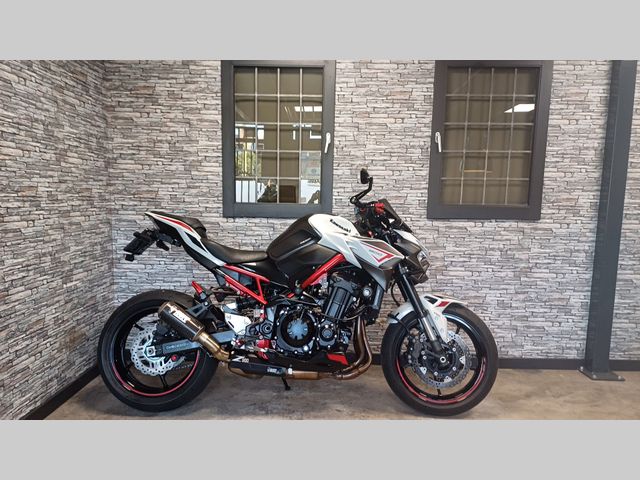 kawasaki - z900