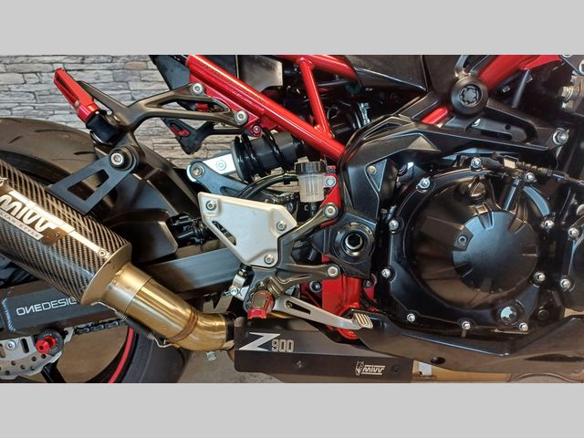 kawasaki - z900
