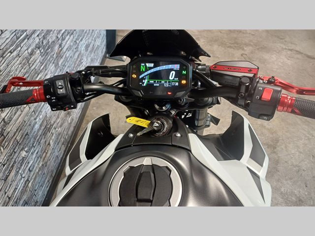 kawasaki - z900