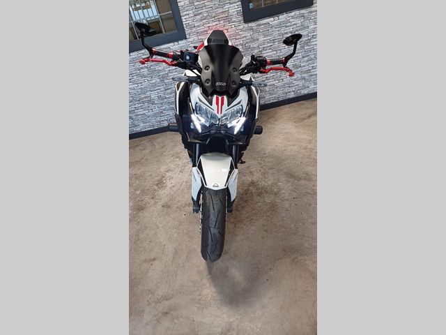 kawasaki - z900