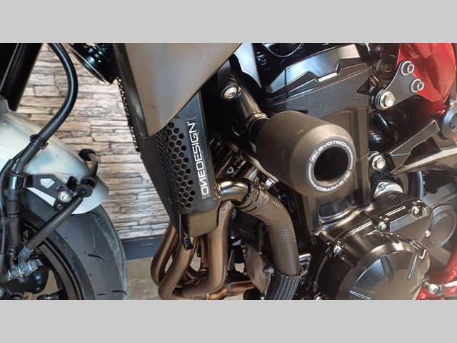 kawasaki - z900