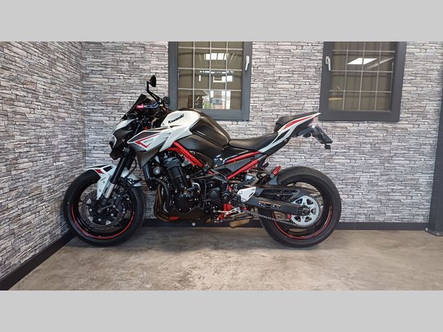 kawasaki - z900