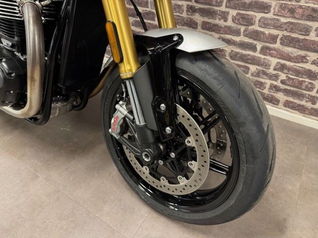 triumph - speed-twin-1200-rs