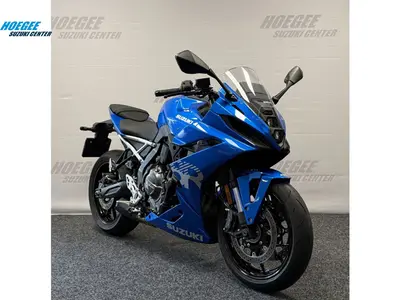 SUZUKI GSX-8R – foto 2