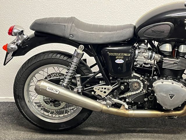 triumph - thruxton-900