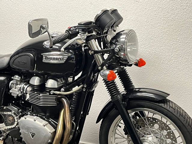 triumph - thruxton-900