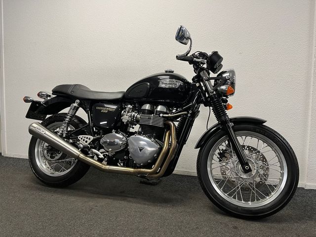 triumph - thruxton-900