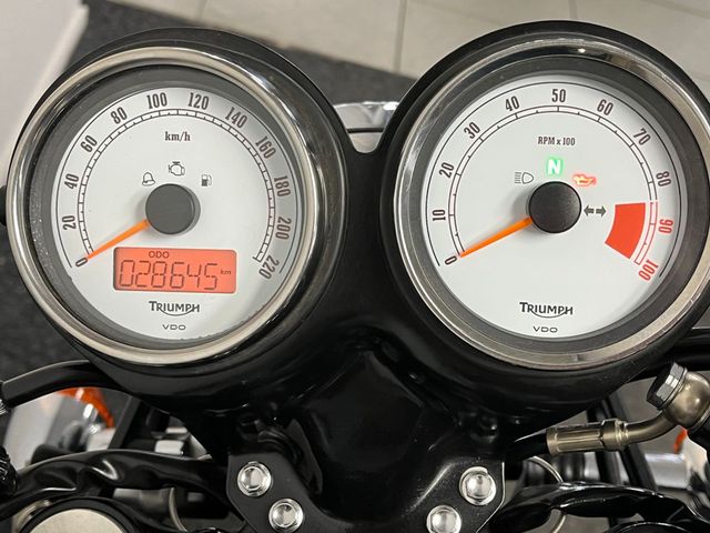 triumph - thruxton-900