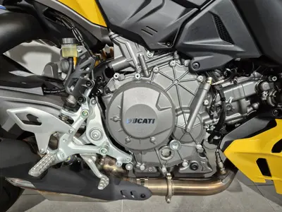 DUCATI STREETFIGHTER V2 S – foto 4