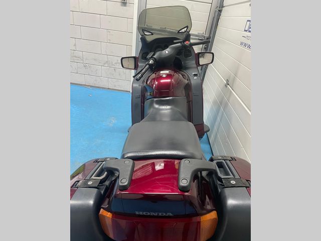 honda - st-1100-pan-european
