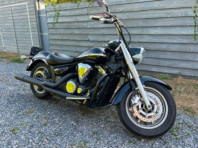 yamaha - xvs-1300-a-midnight-star