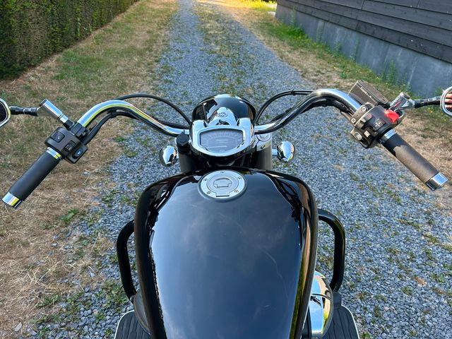 yamaha - xvs-1300-a-midnight-star