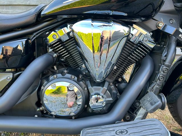 yamaha - xvs-1300-a-midnight-star