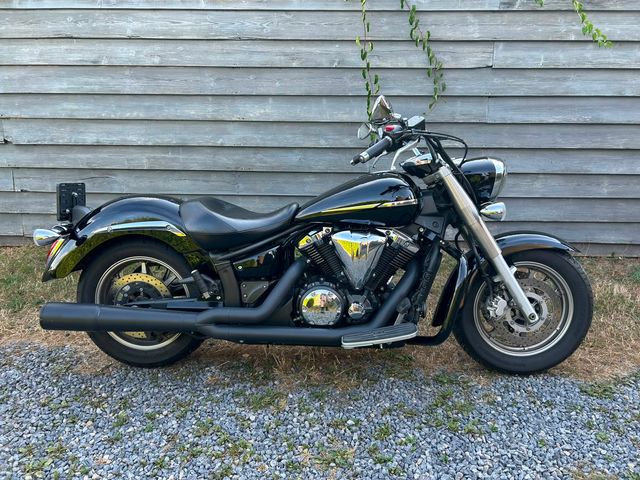 yamaha - xvs-1300-a-midnight-star