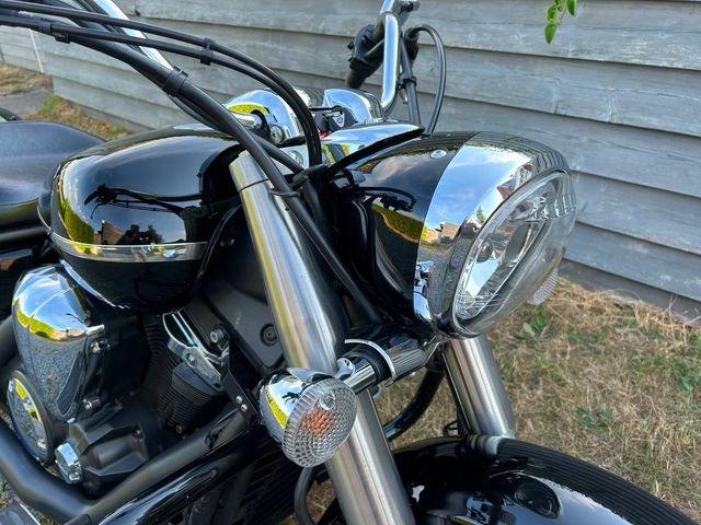 yamaha - xvs-1300-a-midnight-star