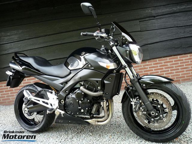 suzuki - gsr-600