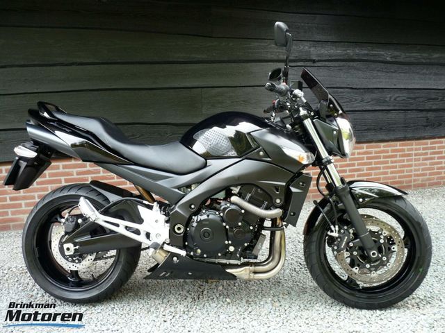suzuki - gsr-600