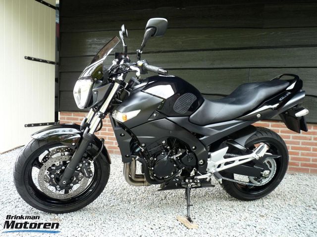 suzuki - gsr-600