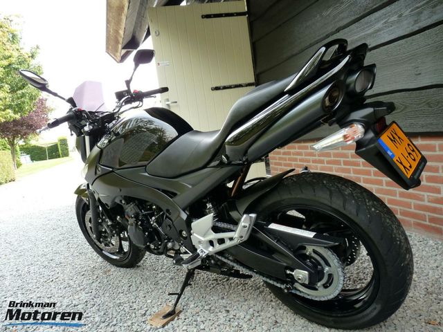 suzuki - gsr-600