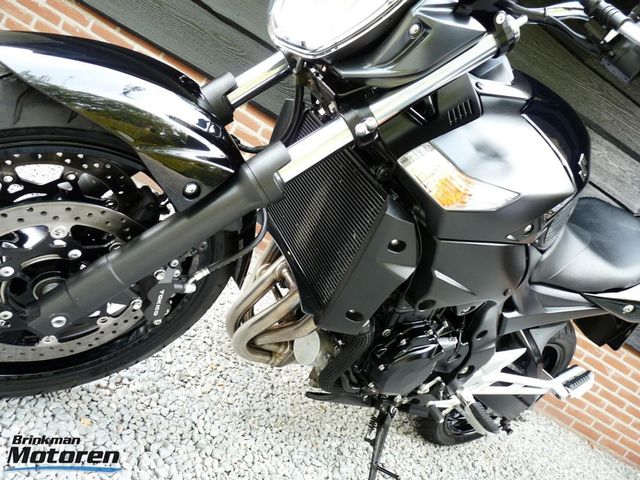 suzuki - gsr-600