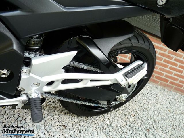 suzuki - gsr-600
