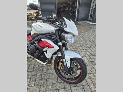 TRIUMPH STREET TRIPLE R ABS – foto 3