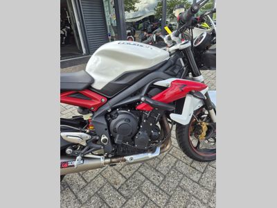 TRIUMPH STREET TRIPLE R ABS – foto 2
