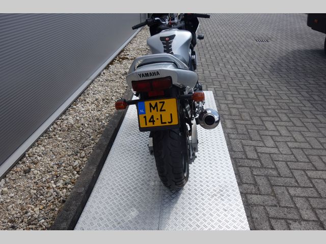 yamaha - fzs-600-fazer