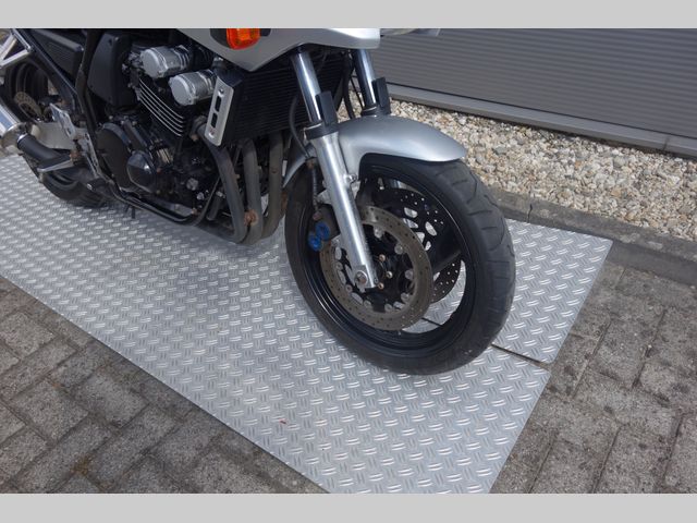yamaha - fzs-600-fazer