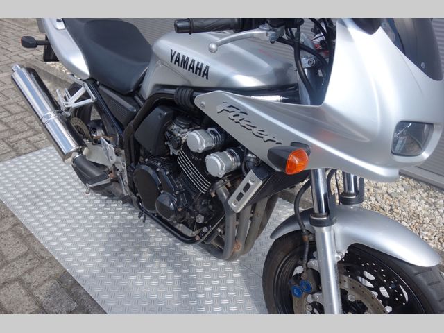 yamaha - fzs-600-fazer
