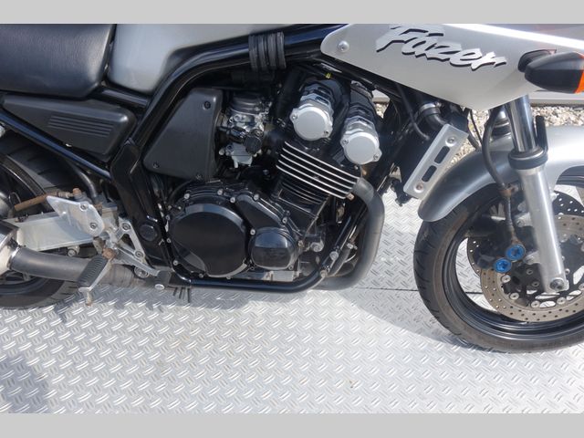 yamaha - fzs-600-fazer