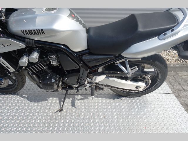 yamaha - fzs-600-fazer