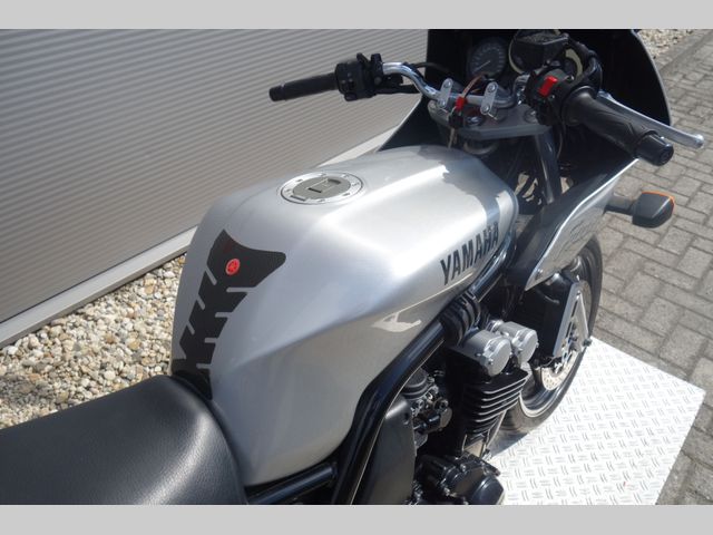 yamaha - fzs-600-fazer