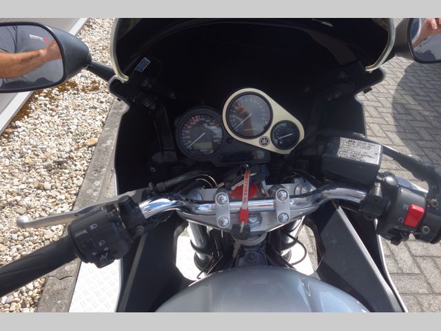 yamaha - fzs-600-fazer