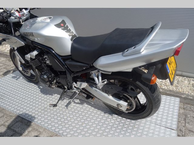 yamaha - fzs-600-fazer