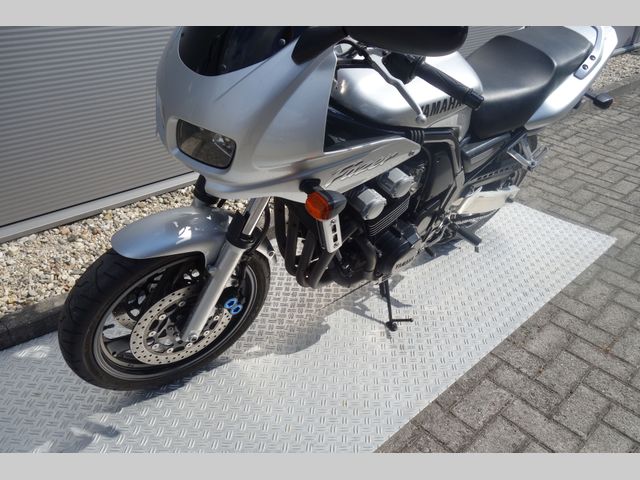 yamaha - fzs-600-fazer