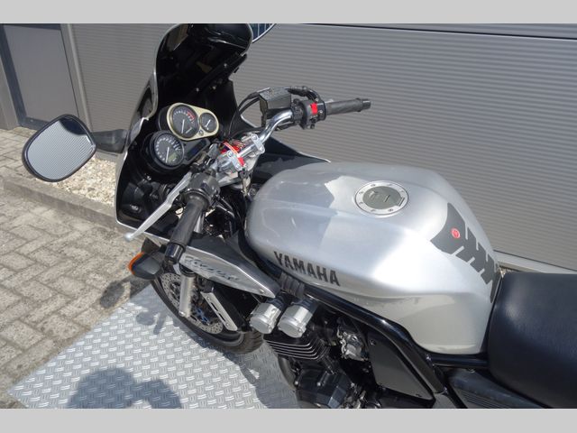 yamaha - fzs-600-fazer