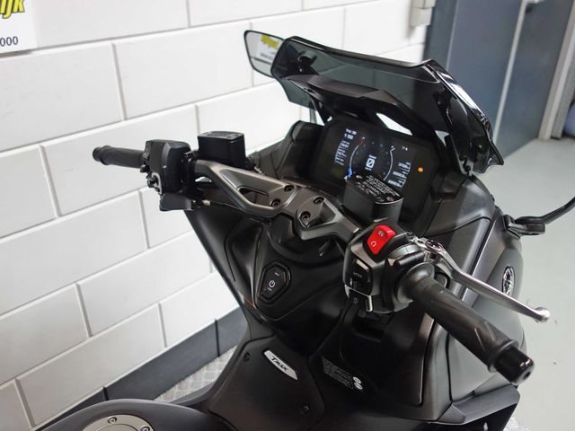 yamaha - tmax-560