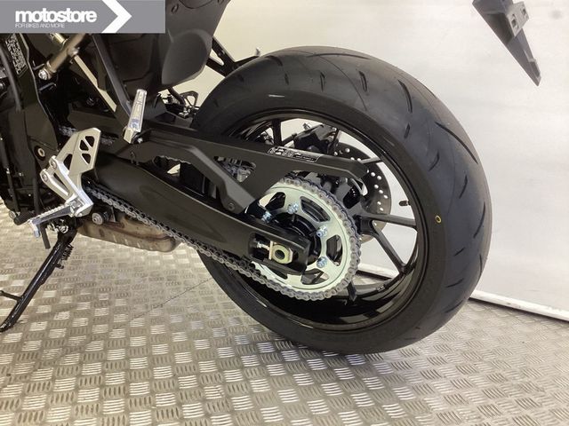 suzuki - gsx-8t