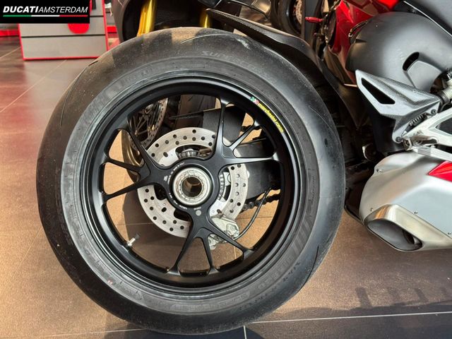 ducati - panigale-v4-s