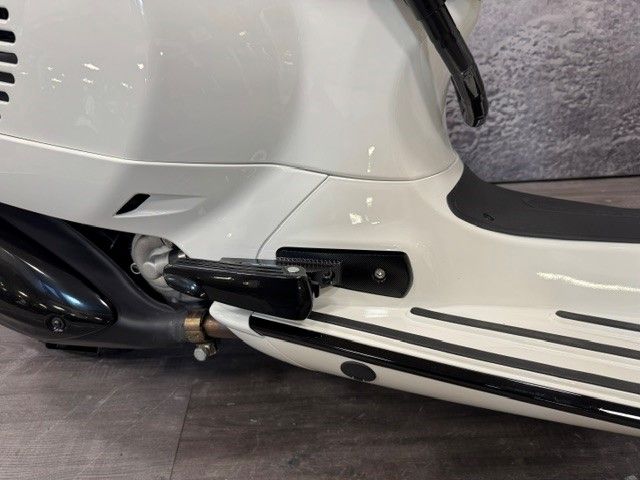 vespa - gts-300-super-sport