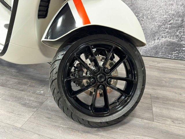 vespa - gts-300-super-sport