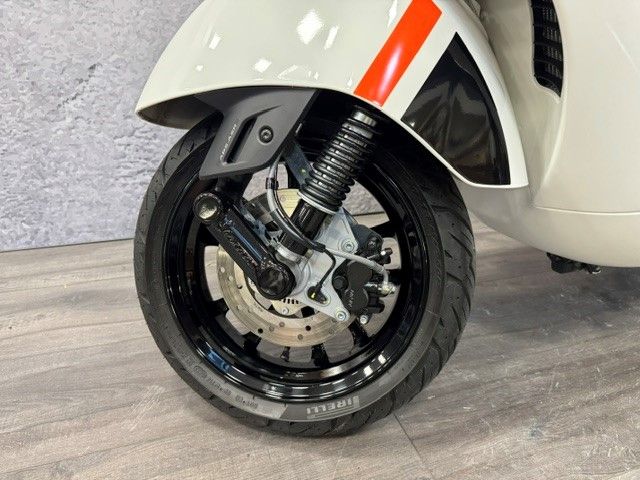 vespa - gts-300-super-sport