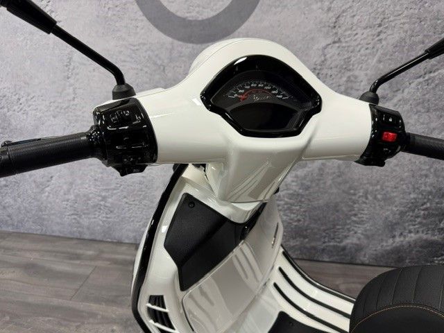 vespa - gts-300-super-sport