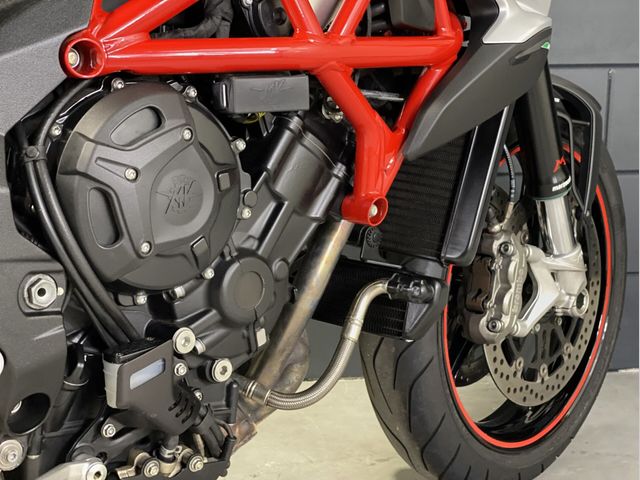 mv-agusta - brutale-800